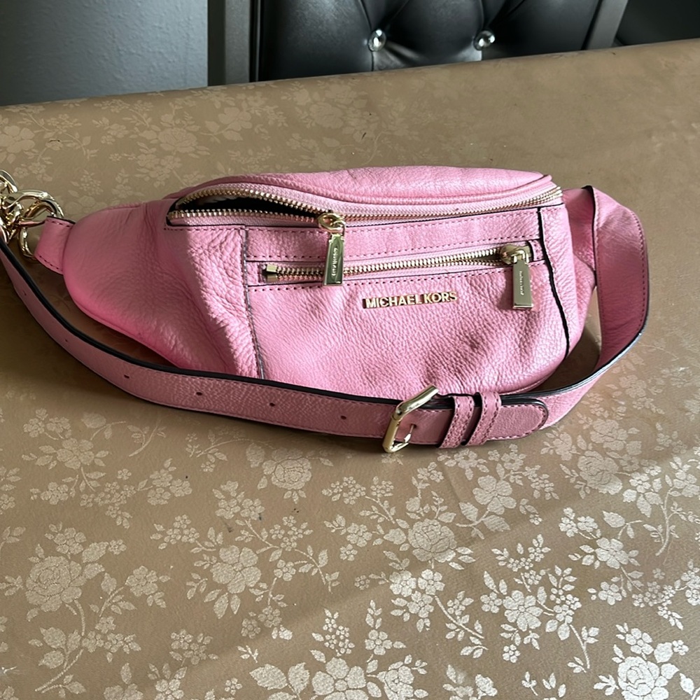 Michael Kors . fanny pack